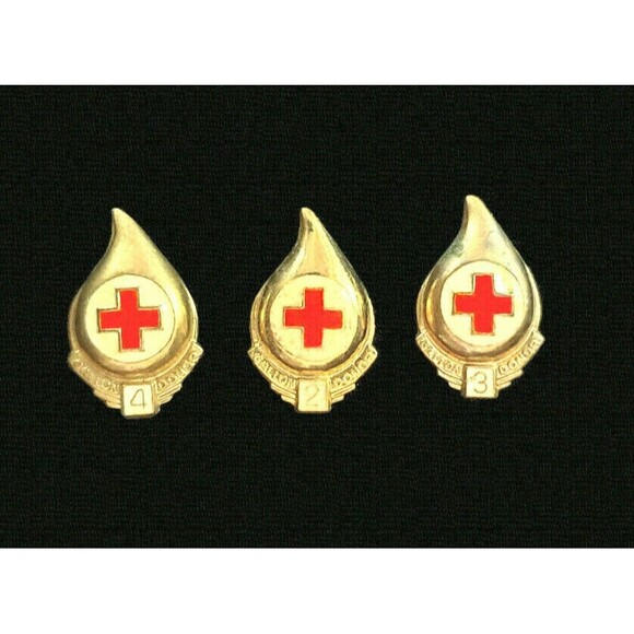 Vintage Red Cross Gold Tone & Red Teardrop 2 3 4 Gallon Blood Donor Pins Lot - Picture 2 of 9